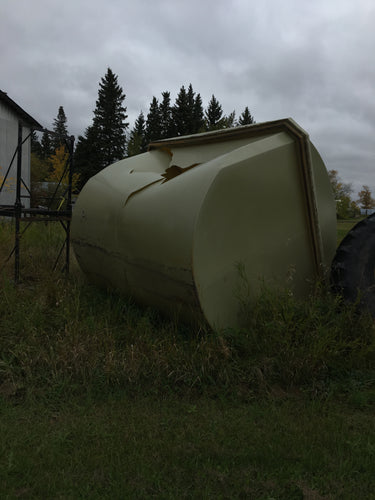 2000 gal plastic tank